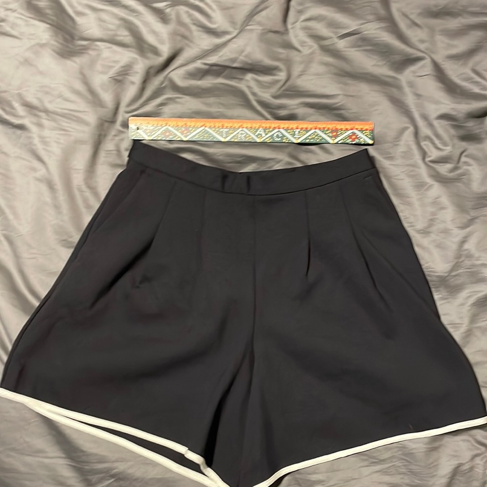 Le Fou Wilfred Aritzia Black Shorts with White Trim